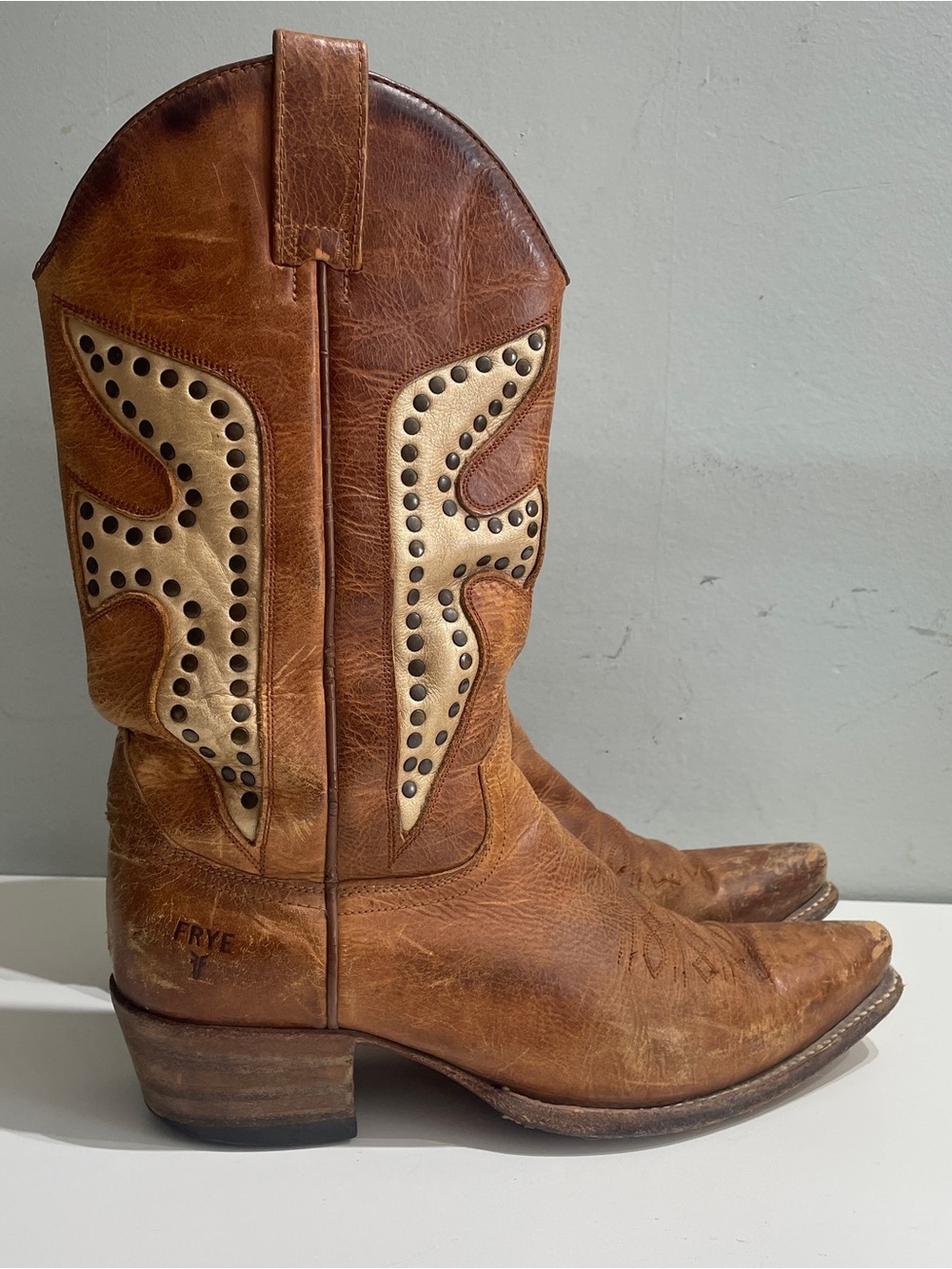 Women's 9M Frye Daisy Duke Tan Leather Studded Cowboy Boots 77786  Cowgirl - Picture 2 of 13
